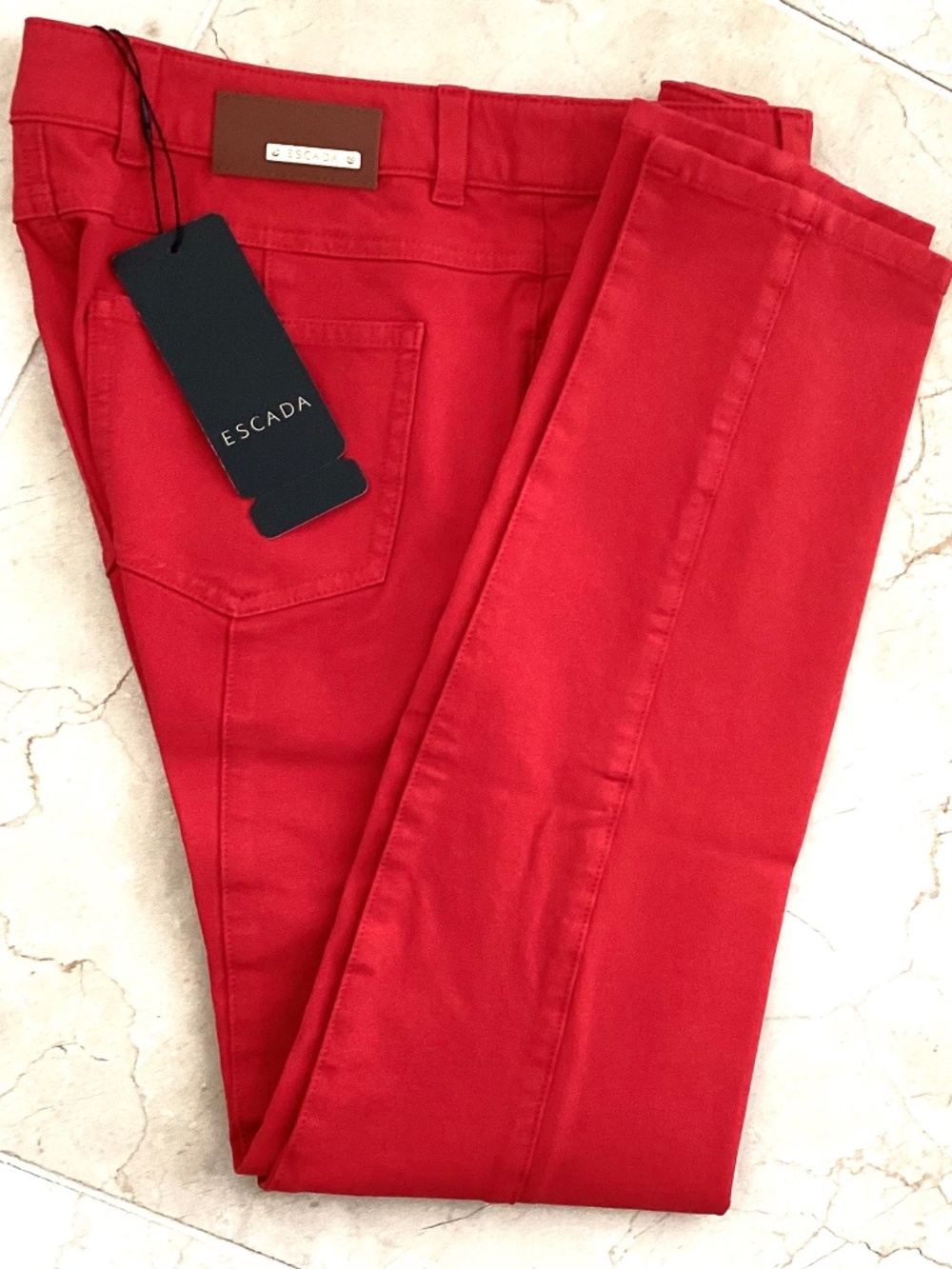 E S C A D A  - NWT - GORGEOUS RED JEANS - SIZE EU 36 / US 6